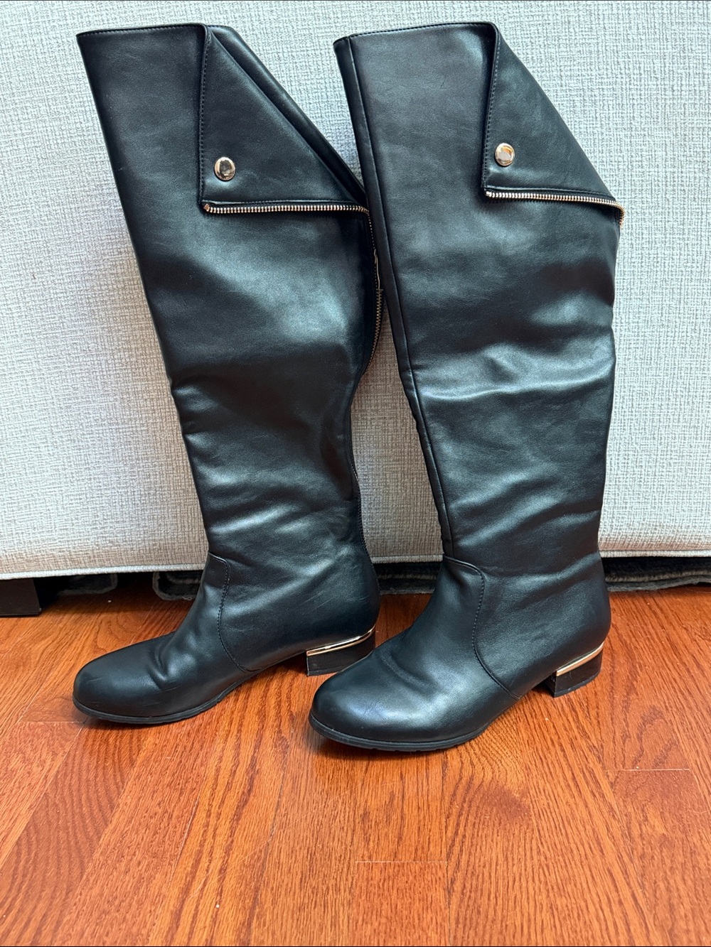 Black Tall Women's Riding Boots - Classic Knee-High Style